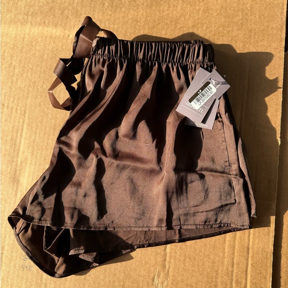 Auden luxury collection satin pajama shorts - Picture 3 of 4